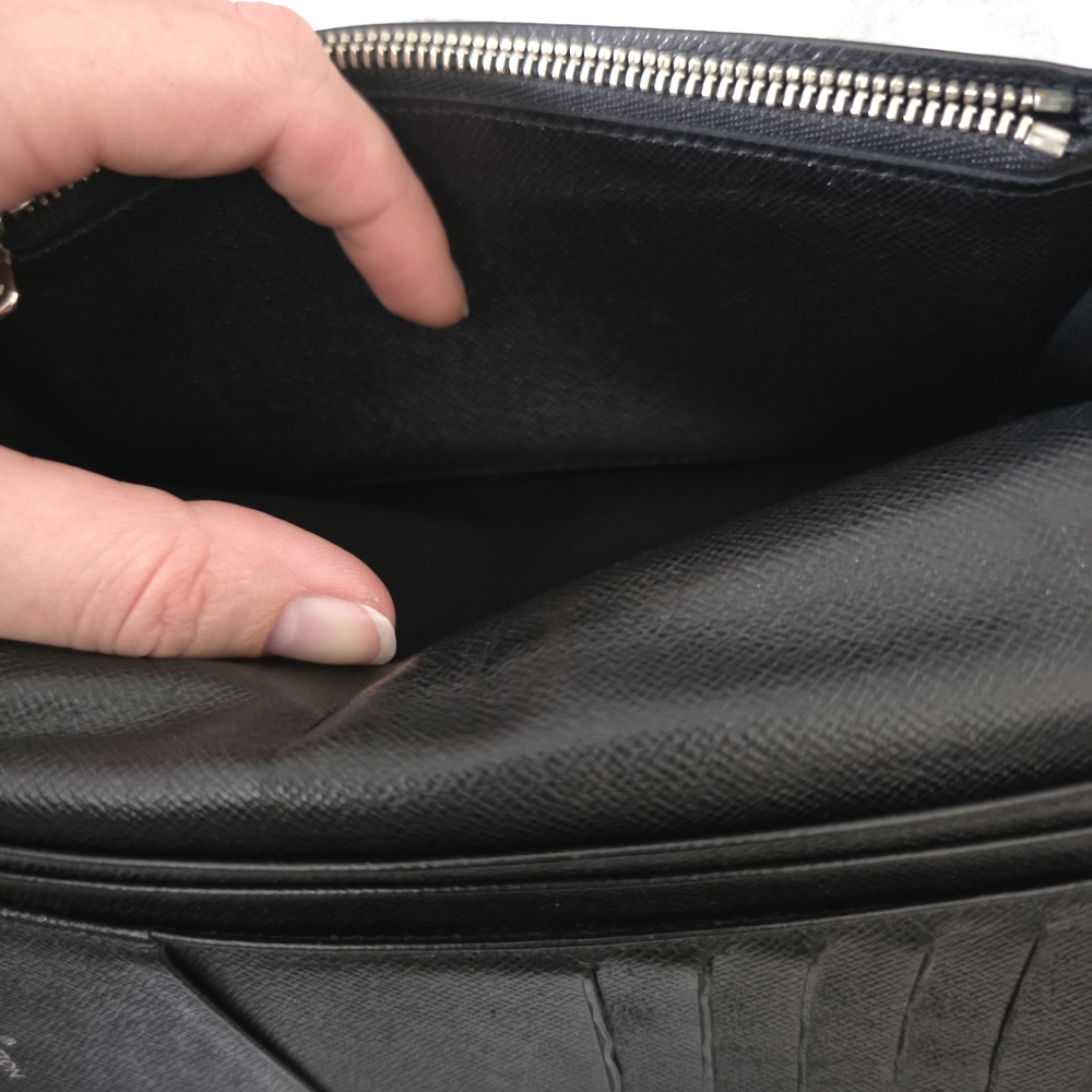 Louis Vuitton Brazza Wallet Black Taiga Leather COA Included - Picture 11 of 16